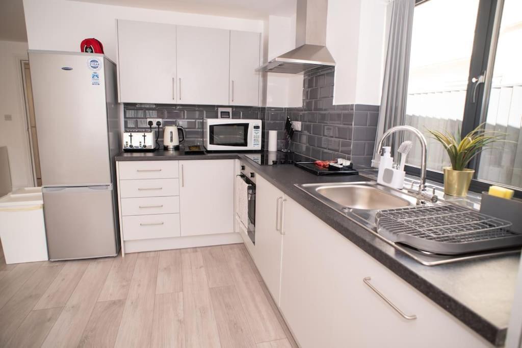 Maisy Lodge - Two Bed Lux Flat - Parking, Netflix, Wifi - Close To Blenheim Palace & Oxford - F2 Кідлінґтон Екстер'єр фото