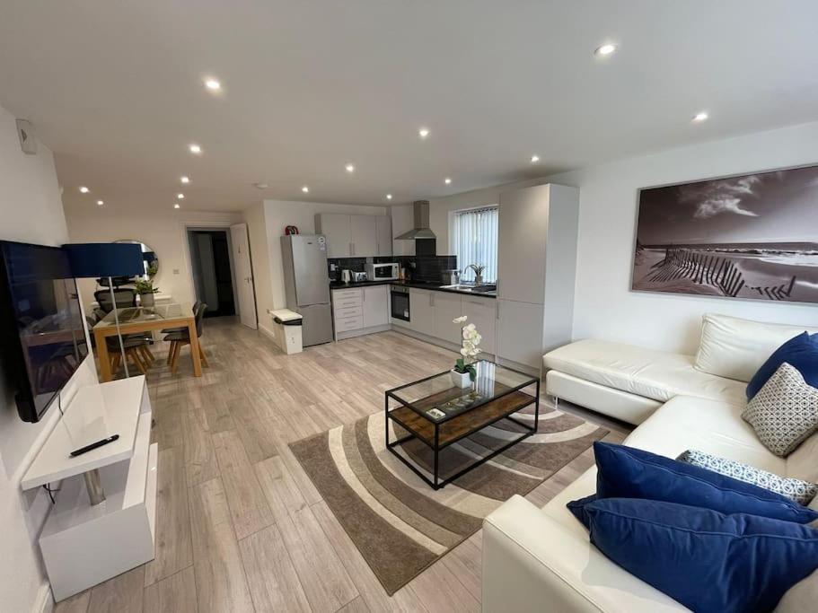 Maisy Lodge - Two Bed Lux Flat - Parking, Netflix, Wifi - Close To Blenheim Palace & Oxford - F2 Кідлінґтон Екстер'єр фото