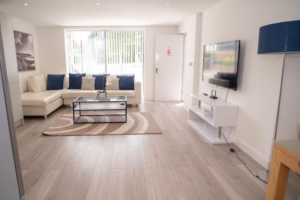 Maisy Lodge - Two Bed Lux Flat - Parking, Netflix, Wifi - Close To Blenheim Palace & Oxford - F2 Кідлінґтон Екстер'єр фото