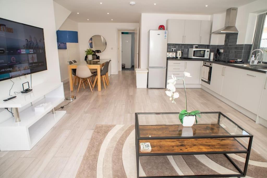 Maisy Lodge - Two Bed Lux Flat - Parking, Netflix, Wifi - Close To Blenheim Palace & Oxford - F2 Кідлінґтон Екстер'єр фото