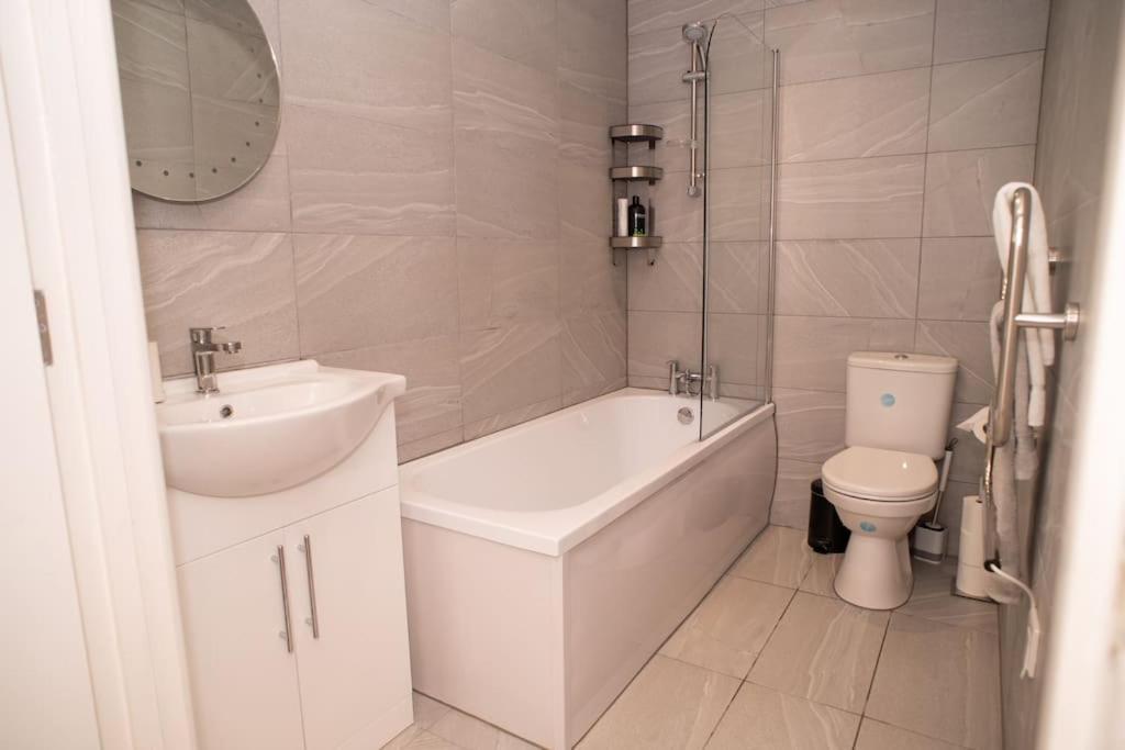 Maisy Lodge - Two Bed Lux Flat - Parking, Netflix, Wifi - Close To Blenheim Palace & Oxford - F2 Кідлінґтон Екстер'єр фото