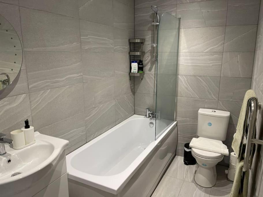 Maisy Lodge - Two Bed Lux Flat - Parking, Netflix, Wifi - Close To Blenheim Palace & Oxford - F2 Кідлінґтон Екстер'єр фото
