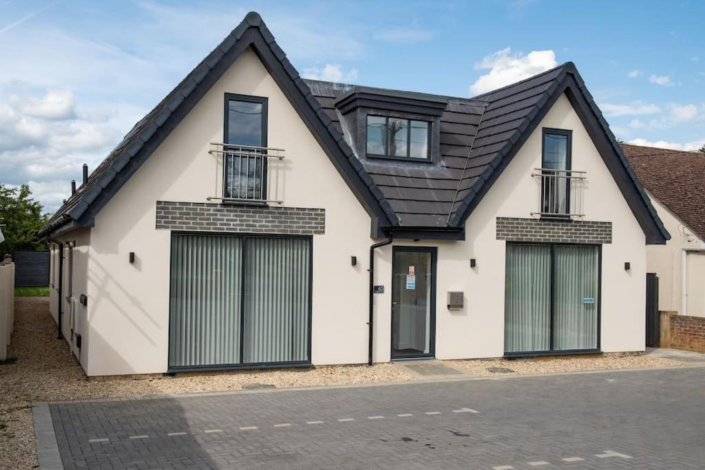 Maisy Lodge - Two Bed Lux Flat - Parking, Netflix, Wifi - Close To Blenheim Palace & Oxford - F2 Кідлінґтон Екстер'єр фото