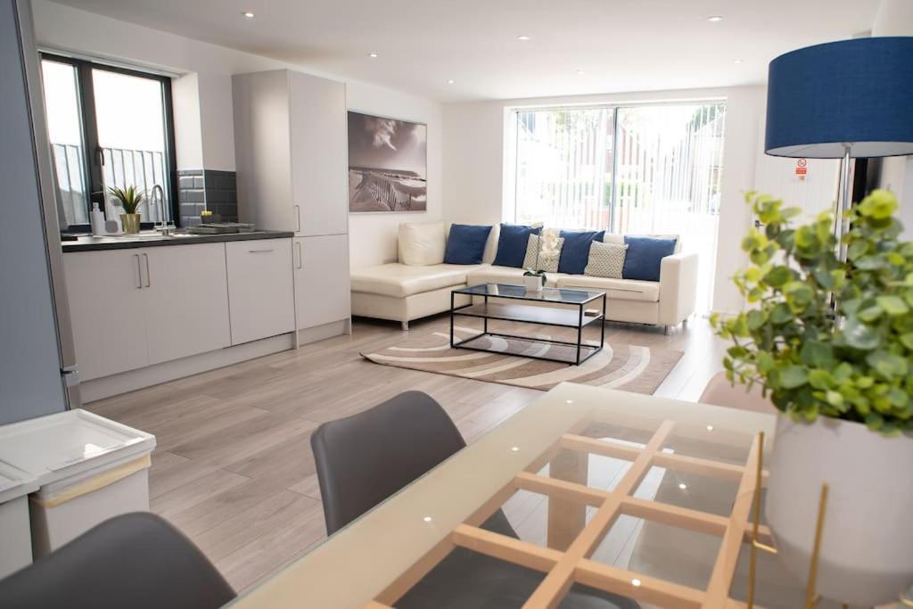 Maisy Lodge - Two Bed Lux Flat - Parking, Netflix, Wifi - Close To Blenheim Palace & Oxford - F2 Кідлінґтон Екстер'єр фото